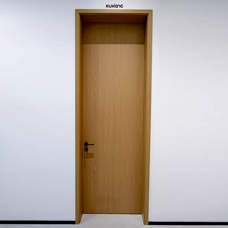 Pintu Swing Interior Terjangkau