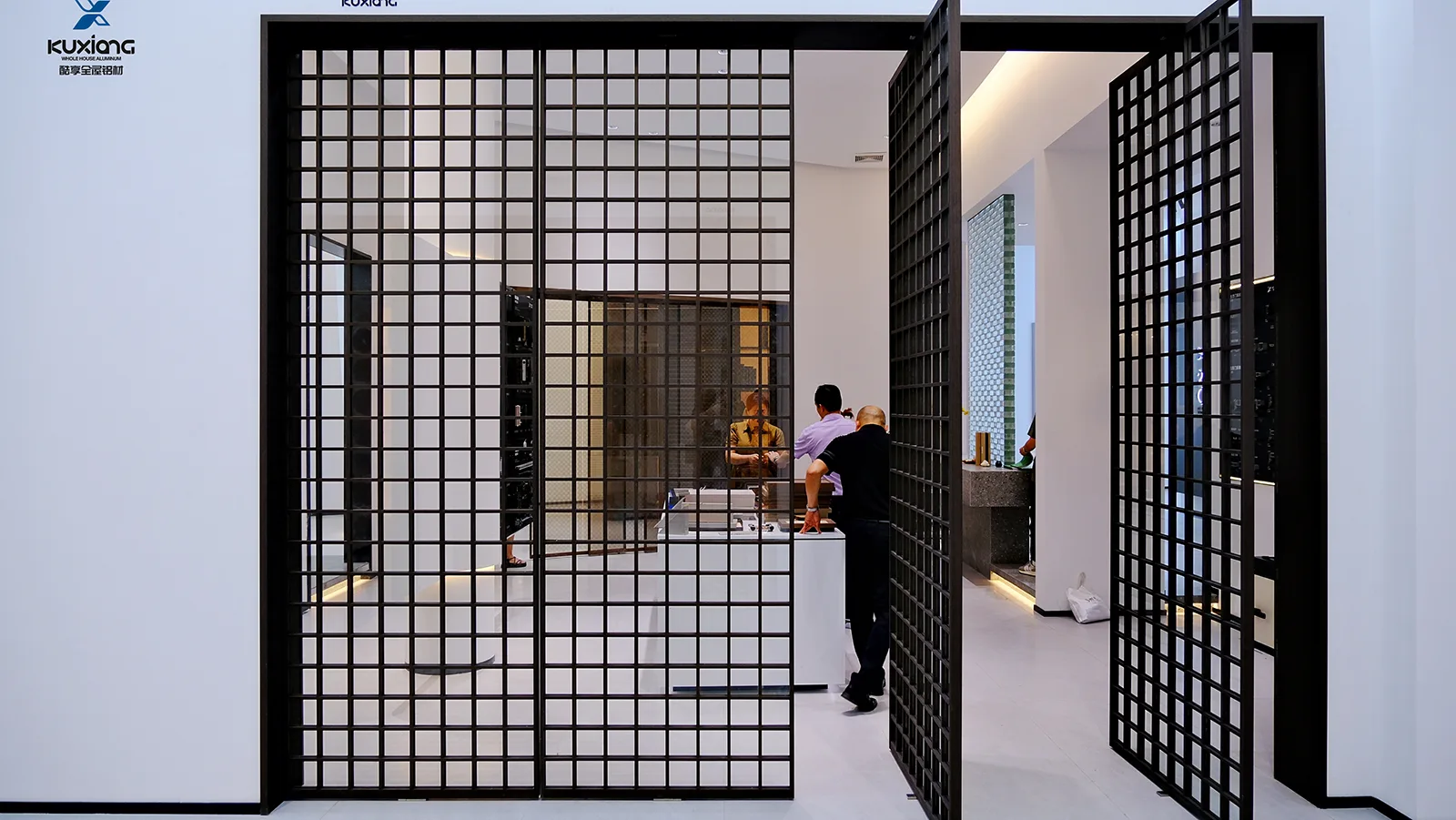 6. Showroom Perusahaan